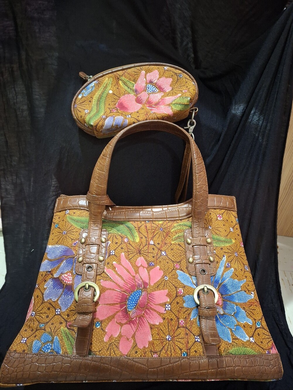 BATIK Floral, Brown Tote Bag with Matching Pouch
